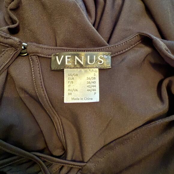 NWOT Venus Black Romper with Maxi Overlay - Picture 4 of 9